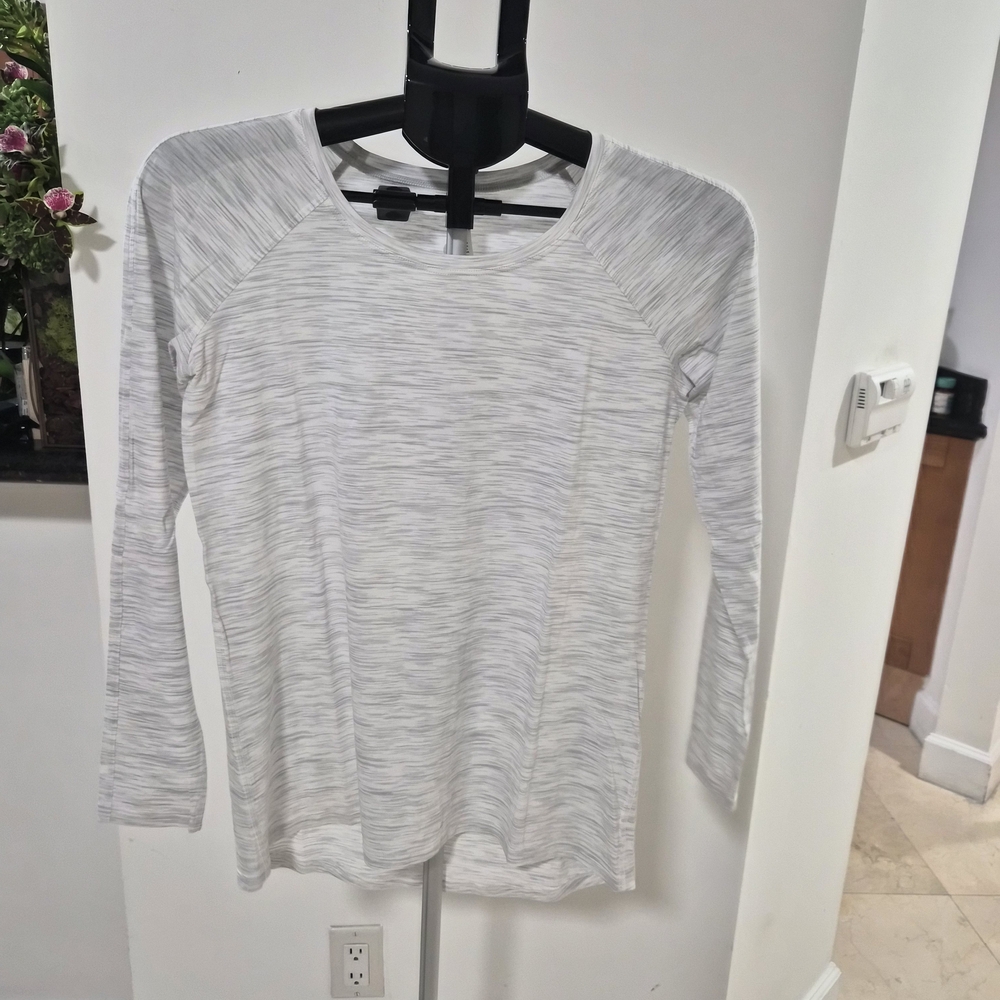 lululemon athletica Gray Long Sleeve Top